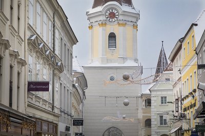 Weihnachtsbeleuchtung in der Kremser Landstraße