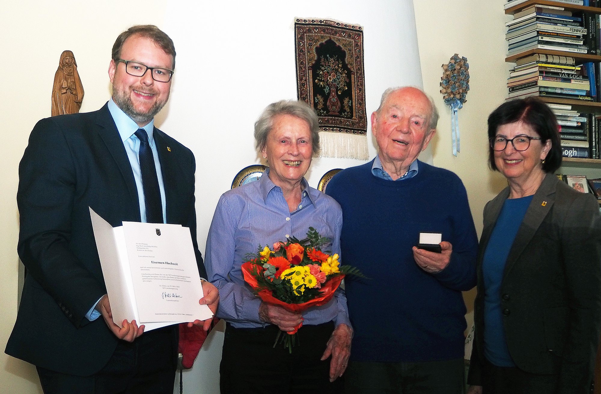 Vizebürgermeister Florian Kamleitner gratulierte Helga und Kurt Körbler zur Eisernen Hochzeit.
