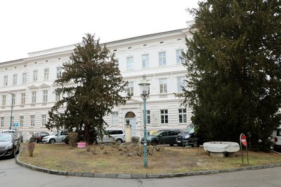 Hafnerplatz Blick zur Musikschule