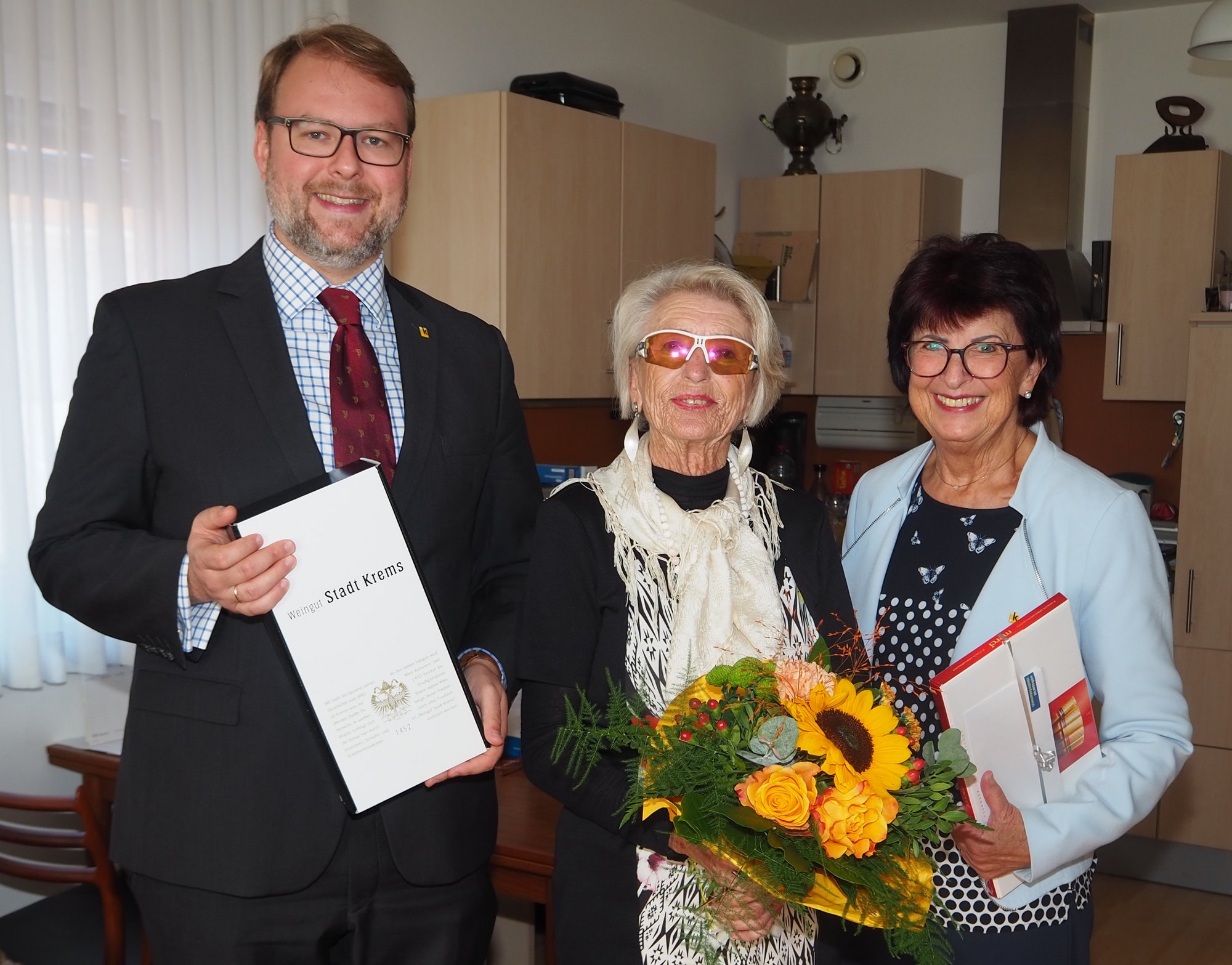 Vizebürgermeister Florian Kamleitner gratuliert Brigitte Specht zum 80. Geburtstag!