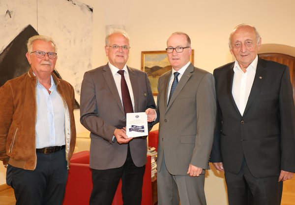 Neuer Kiwanis-Vorstand zu Gast im Rathaus