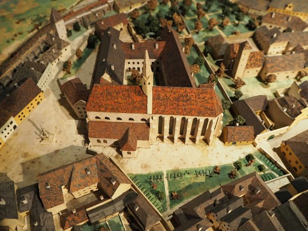 Modell der historischen Altstadt von Krems mit der Dominikanerkirche im Zentrum