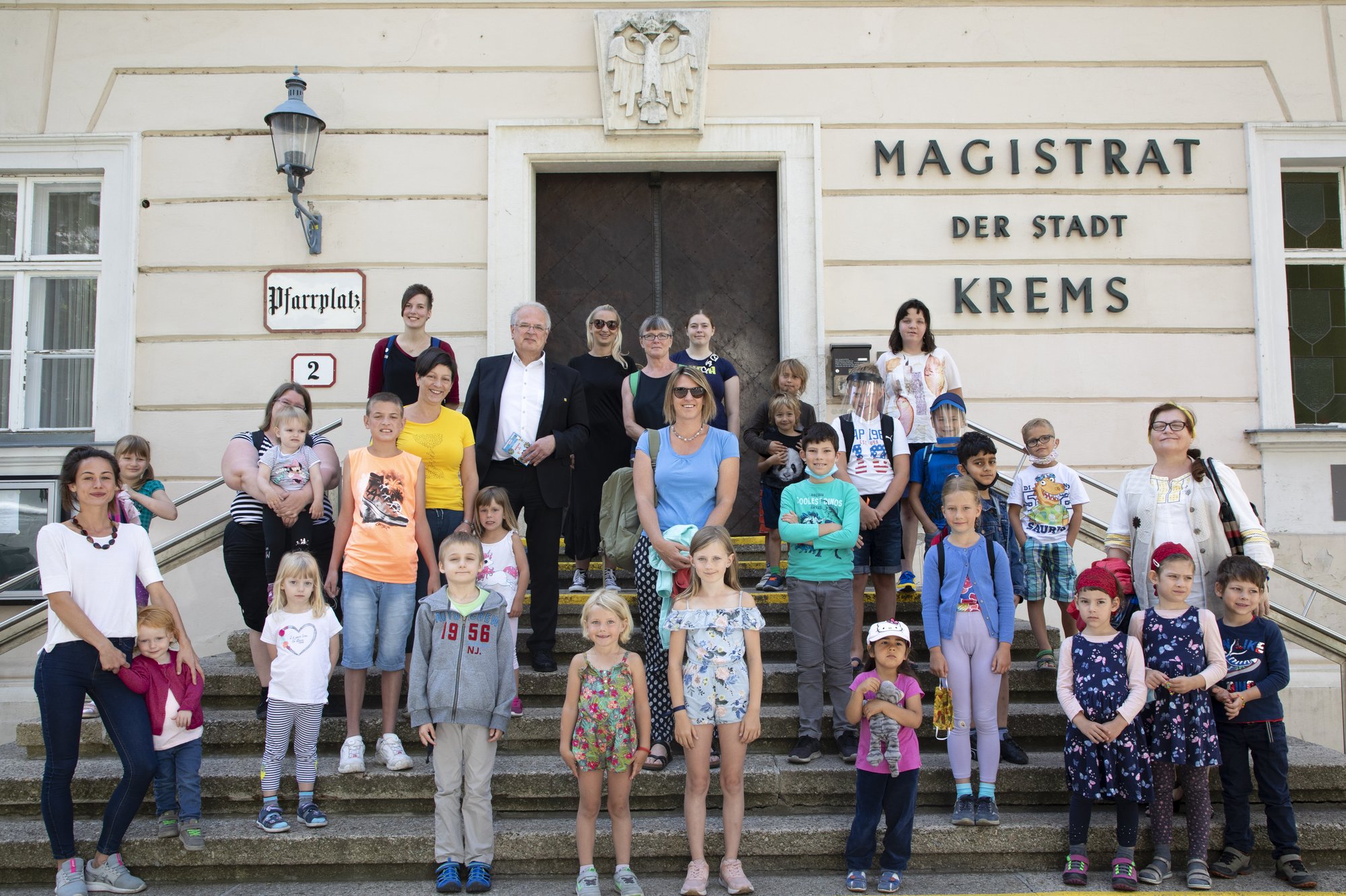 Beim Besuch im Rathaus konnten die Kids vom Ferienspiel den Stadtchef hautnah erleben.