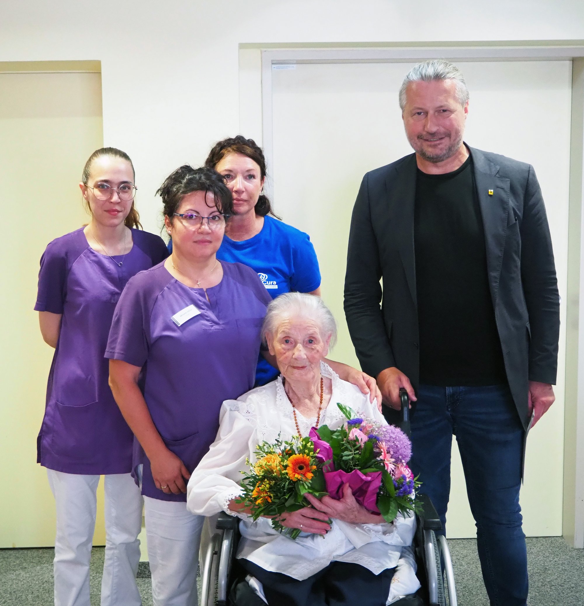 Bürgermeister Peter Molnar gratulierte Johanna Rath zum 103. Geburtstag. 