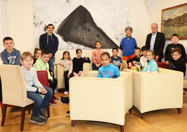 Volksschulkinder aus Lerchenfeld im Rathaus