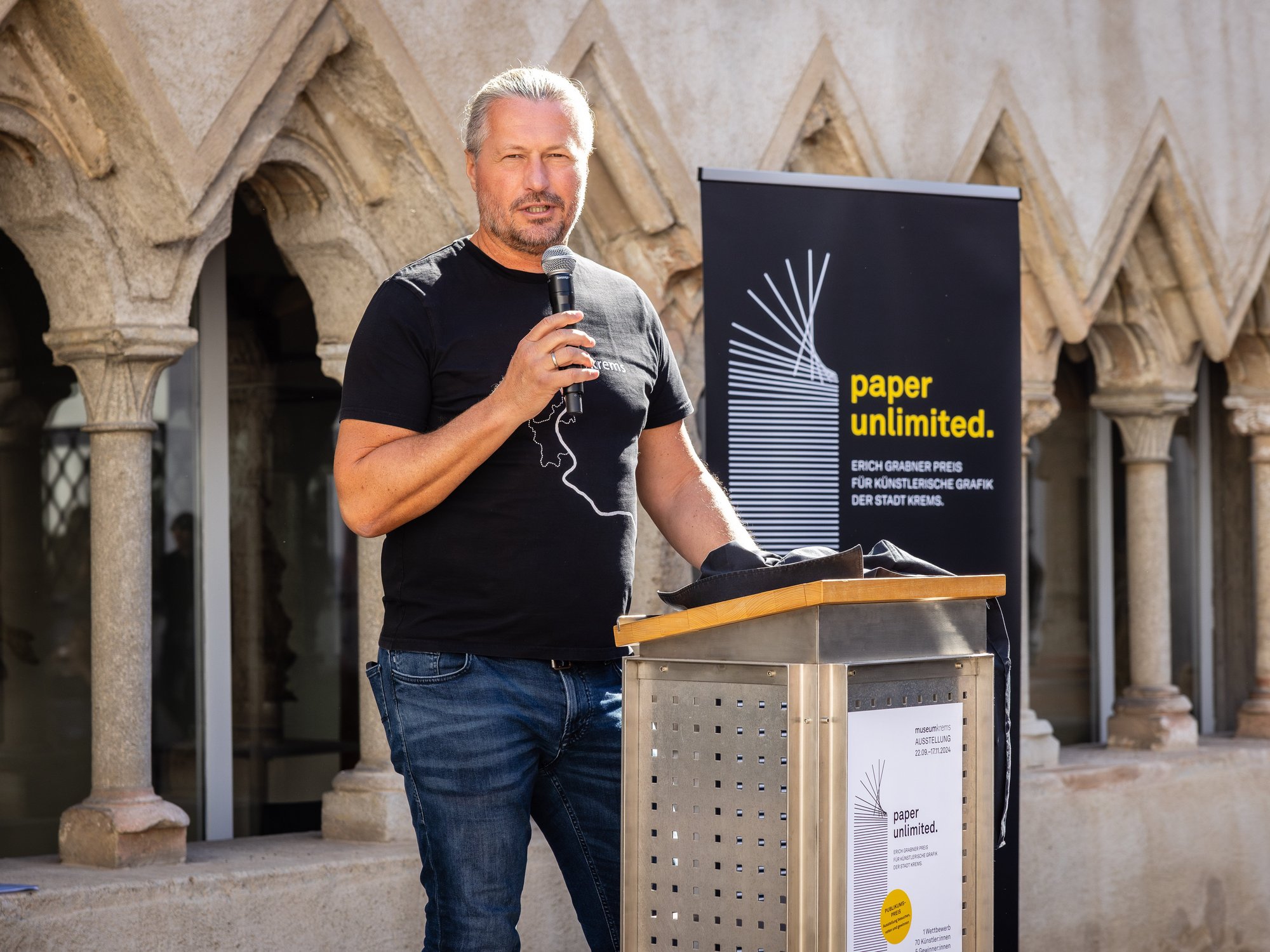 Bürgermeister Peter Molnar hielt die Eröffnungsrede