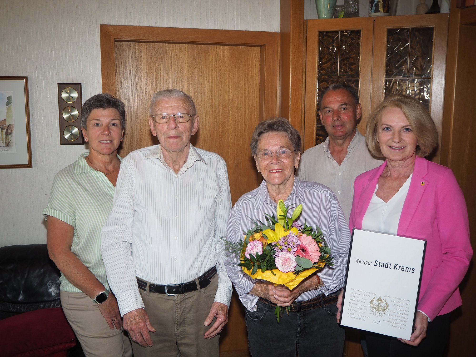 Vizebürgermeisterin Eva Hollerer gratulierte Hannelore und Günther Steinschorn zur Eisernen Hochzeit.
