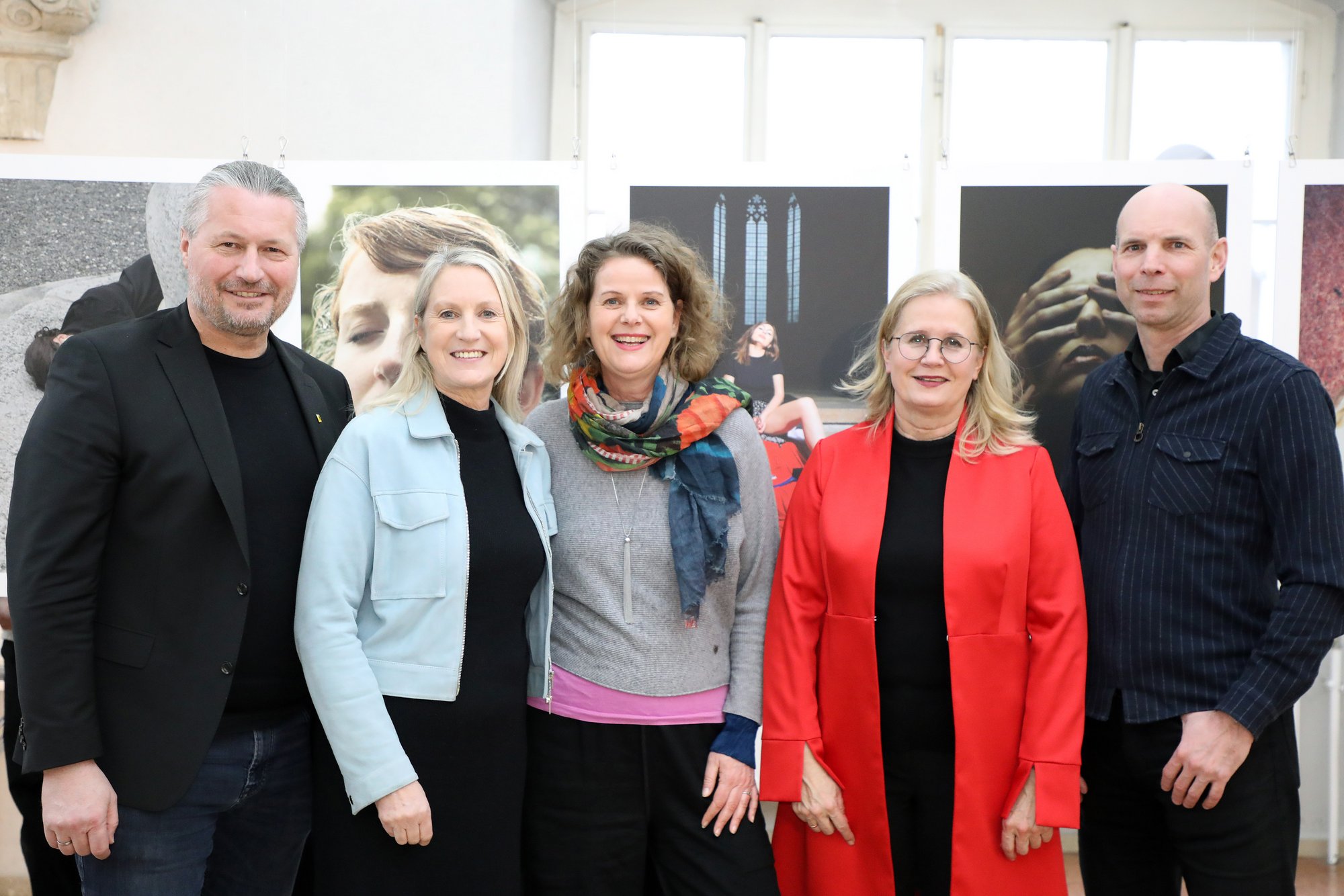 IMAGINE HERstory: Ausstellung bis 27. März im Rathausfoyer, in 20 Kremser Citylights von 6. Bis 18. März