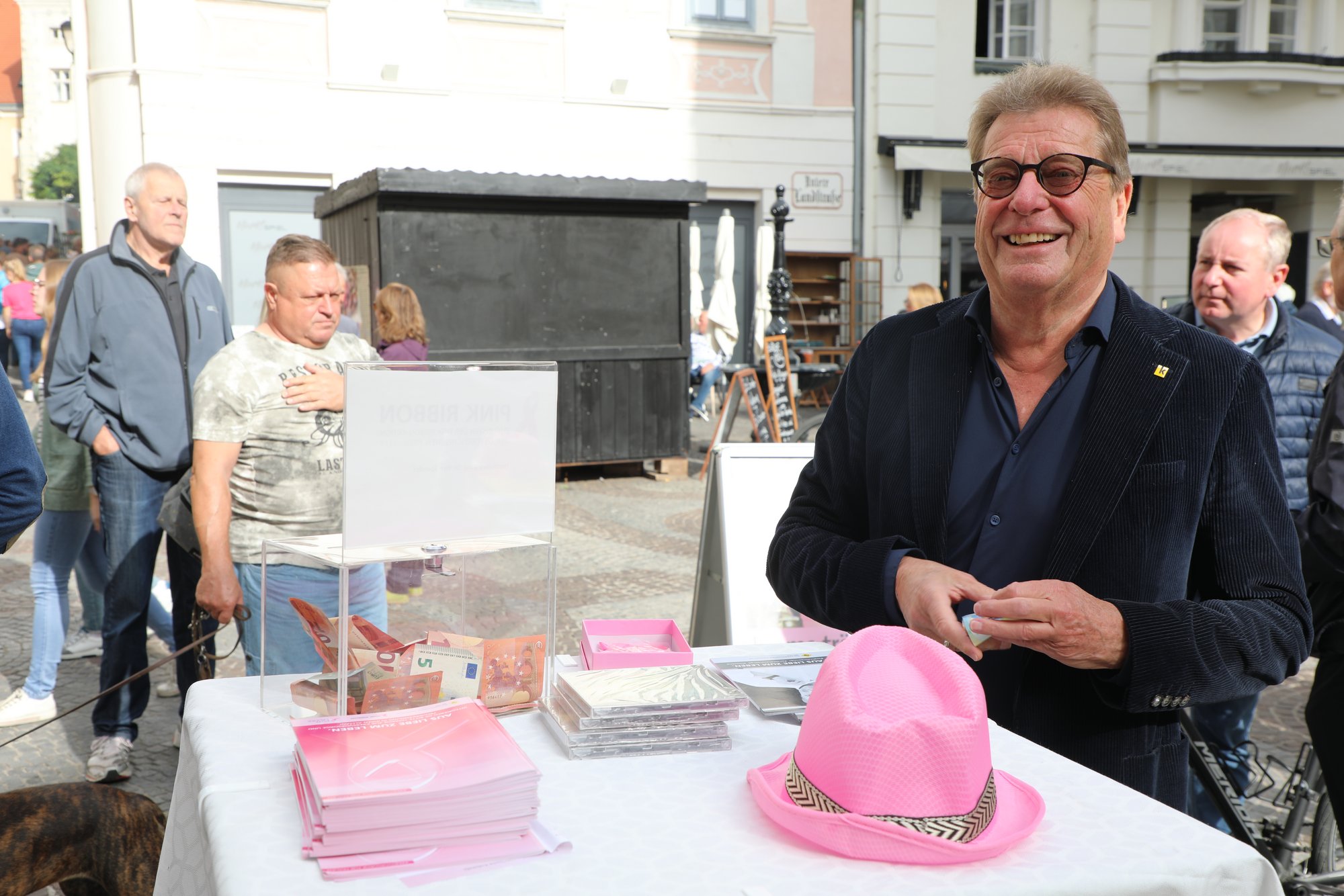 Krems unterstützt Pink-Ribbon-Aktion