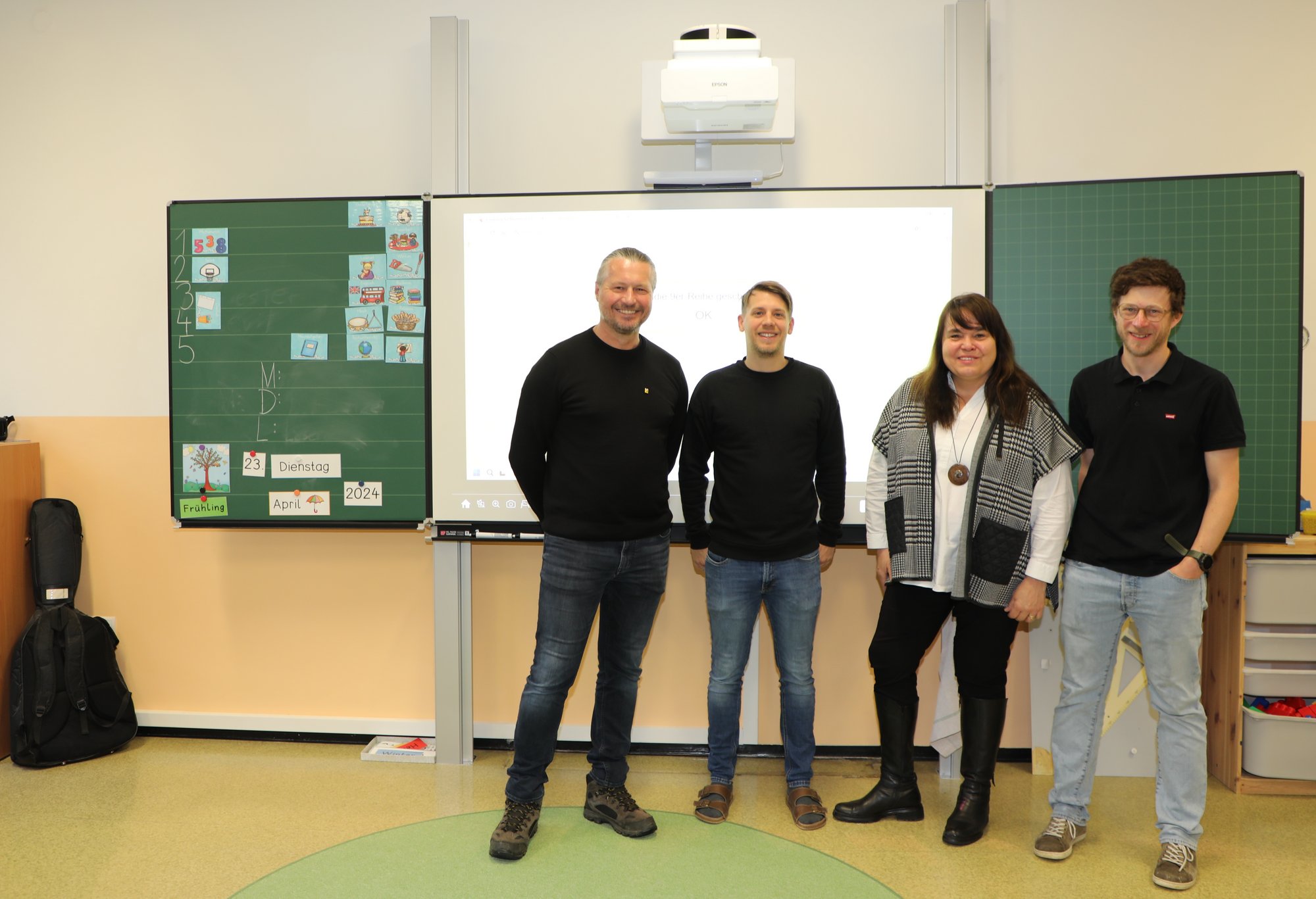 Bürgermeister Molnar zur Bestandsaufnahme in der Volksschule Stein 