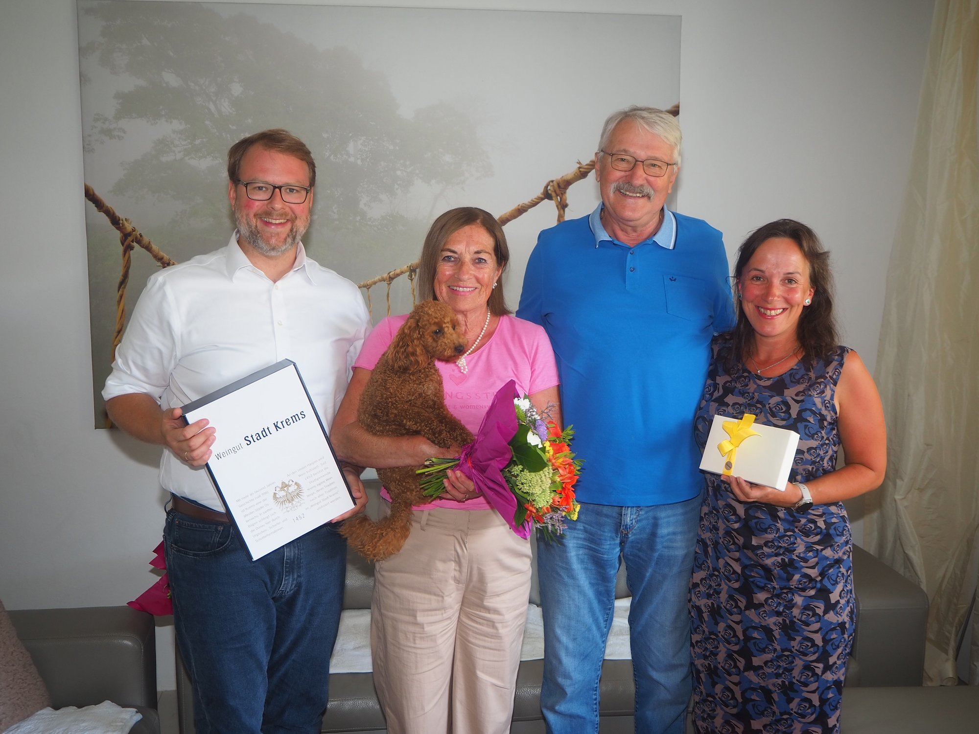 Vizebürgermeister Florian Kamleitner gratulierte Elisabeth und Johann Sohm zur Diamantenen Hochzeit.