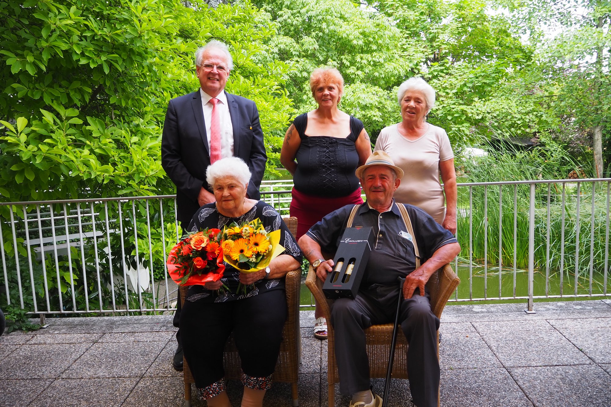 Bürgermeister Dr. Reinhard Resch gratuliert Frau Antonia Repkowsky zum 90. Geburtstag