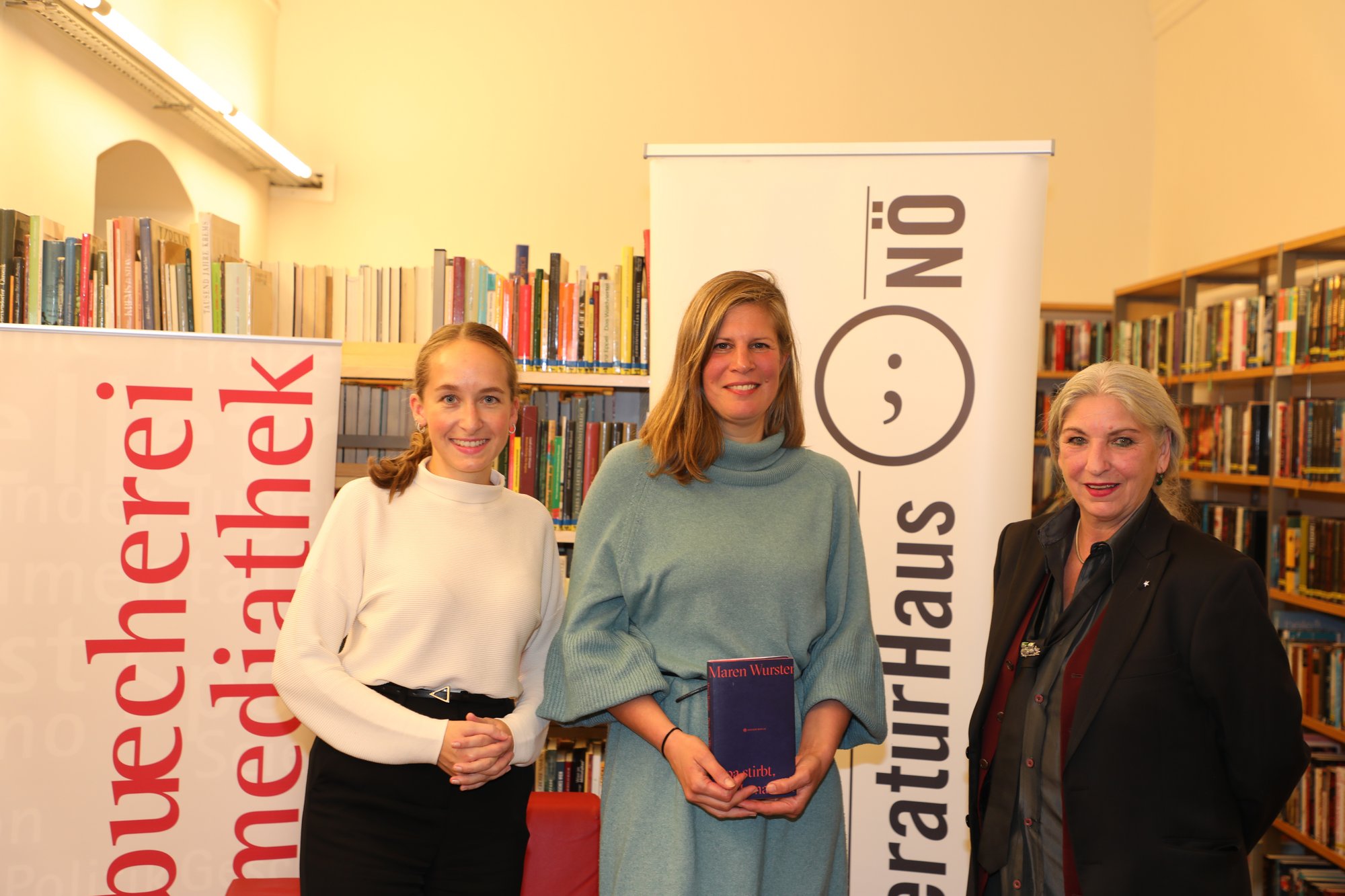 Leiterin der Stadtbücherei Kathrin Raffetseder, Autorin Maren Wurster und Obfrau Sylvia Treudl (NÖ Literaturhaus) 