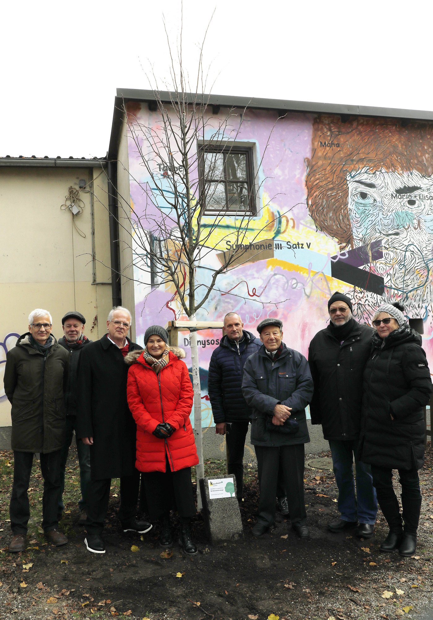 Neuer Baum im Stadtpark gespendet