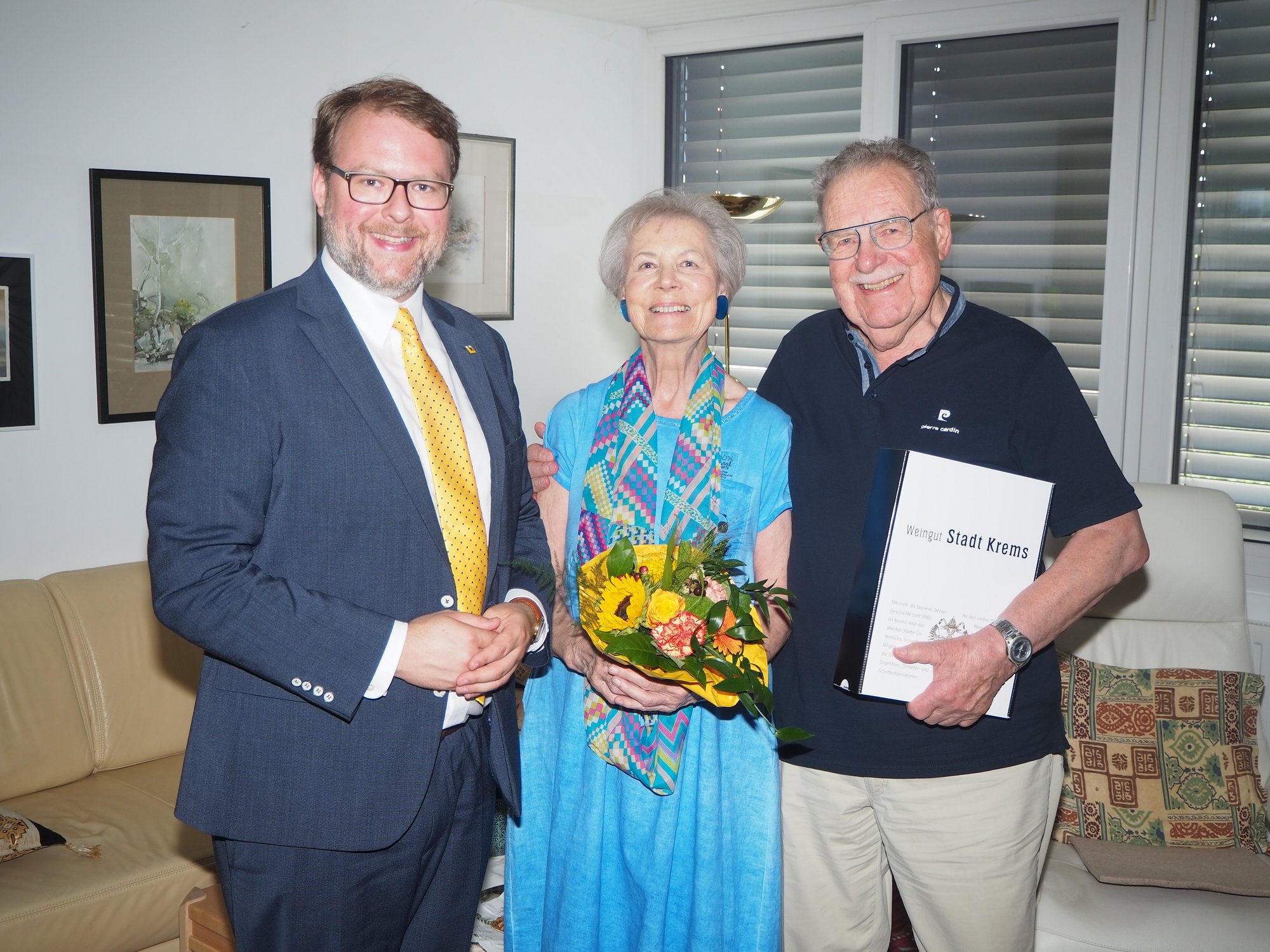 Vizebürgermeister Florian Kamleitner gratulierte Elisabeth und Günter Gronister zur Diamantenen Hochzeit.