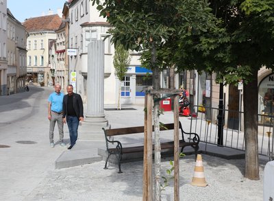 Mosersäule komplettiert Moserplatz