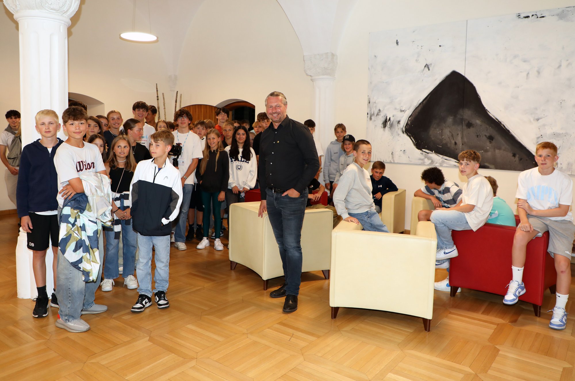  Schultenniscup Bundesmeisterschaften: Schüler:innen im Rathaus