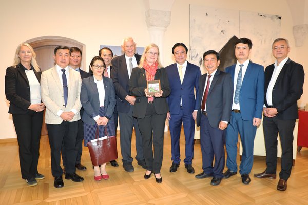 Delegation aus Huế zu Gast in Krems