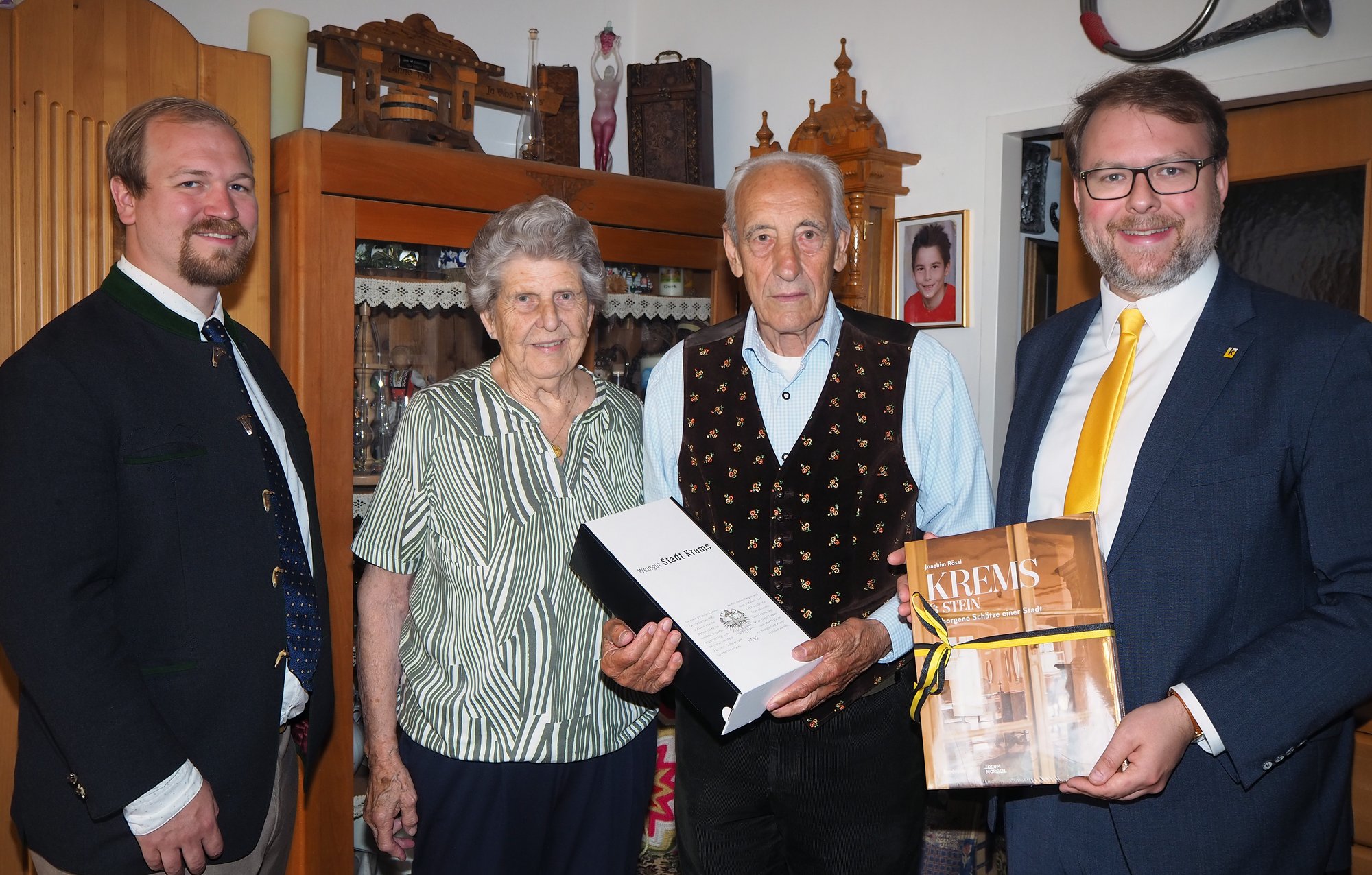 Vizebürgermeister Florian Kamleitner gratulierte Johann Kosjek zum 95. Geburtstag.