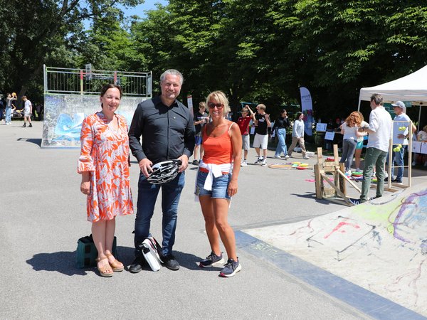 Jugend-Stadträtin Bernadette Laister, Bürgermeister Peter Molnar und Geschäftsführerin Manuela Leoni vom Verein Impulse Krems 
