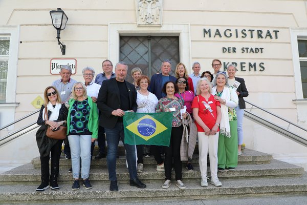 Brasilianische Gäste im Rathaus Krems