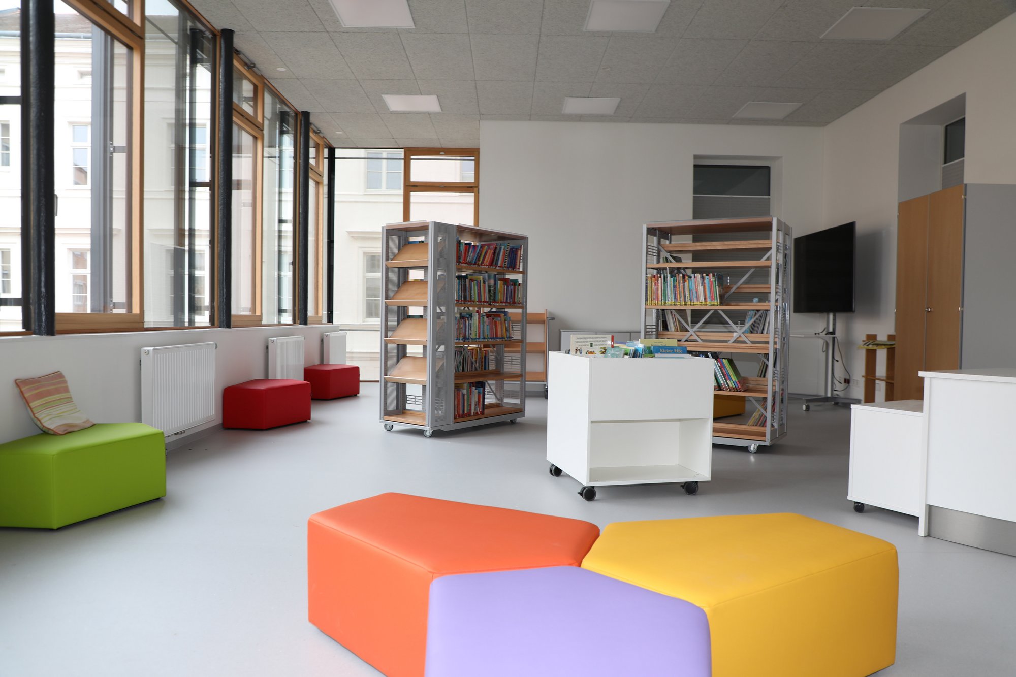 Neue Bibliothek in der VS-Hafnerplatz