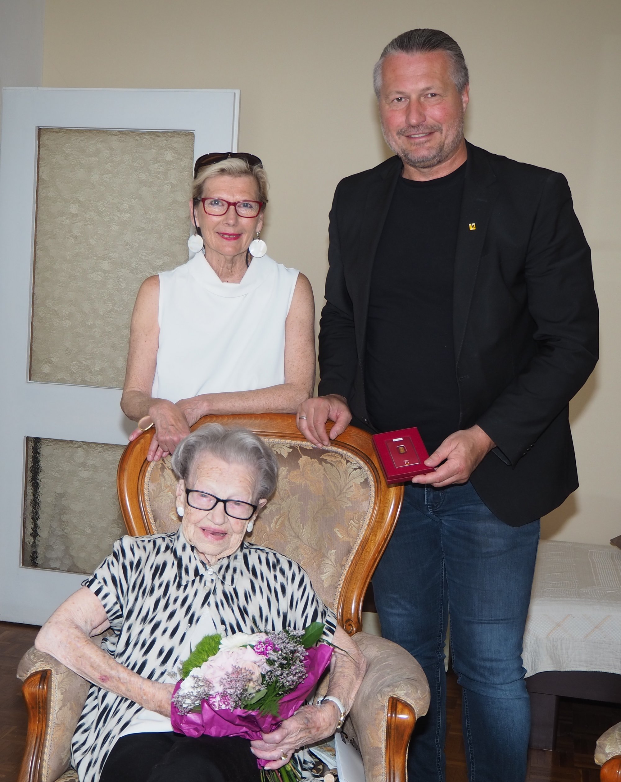 Bürgermeister Peter Molnar gratulierte Herta Plaichner zum 103. Geburtstag.