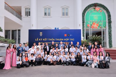 Delegation der IMC Krems mit Bürgermeister Peter Molnar in Vietnam