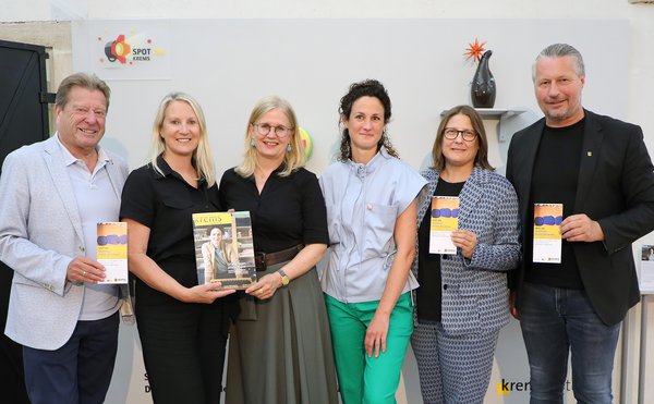 Ausstellung Spot on bis Mitte Oktober im Kremser Rathausfoyer