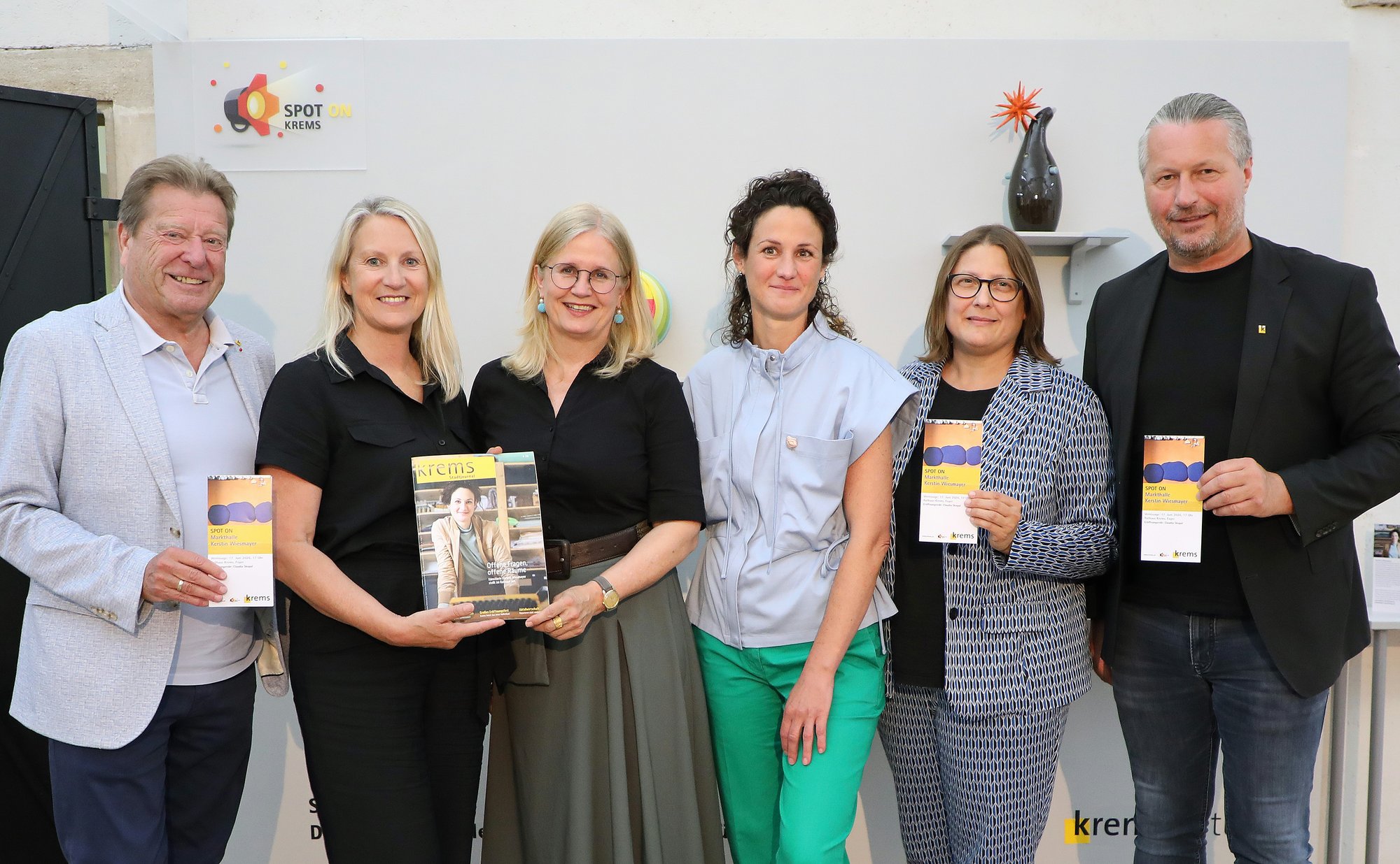 Ausstellung Spot on bis Mitte Oktober im Kremser Rathausfoyer