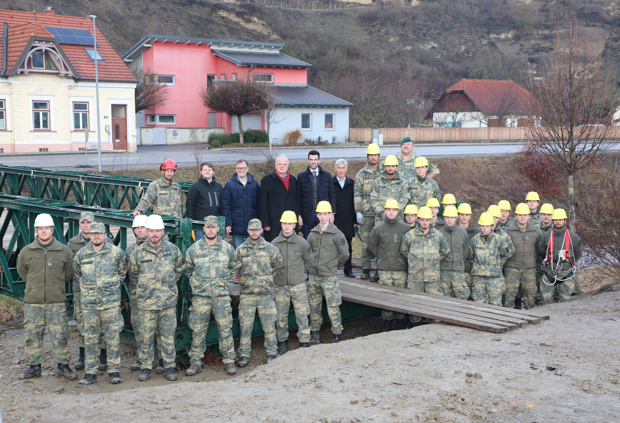 Ersatzbrücke über den Kremsfluss bei Rehberg bis Juni