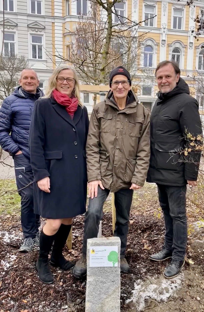 22.12.2022, Patin Christa Stelzmüller im Stadtpark, Baumart Gingko